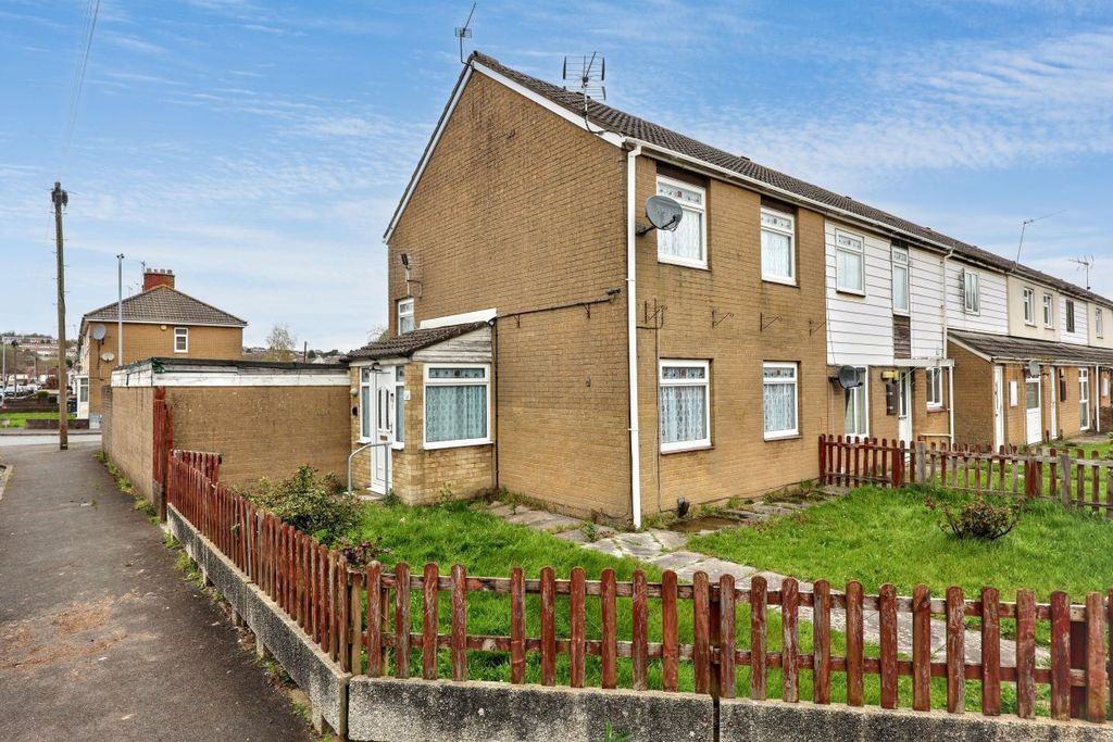 3 bed terraced house for sale16 Maesglas Street, Newport, Gwent NP20