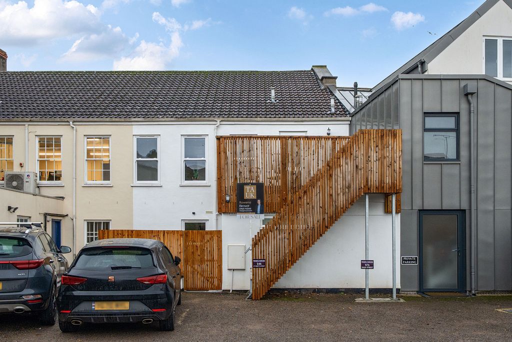 2 bed flat for saleHigh Street, Bristol BS35