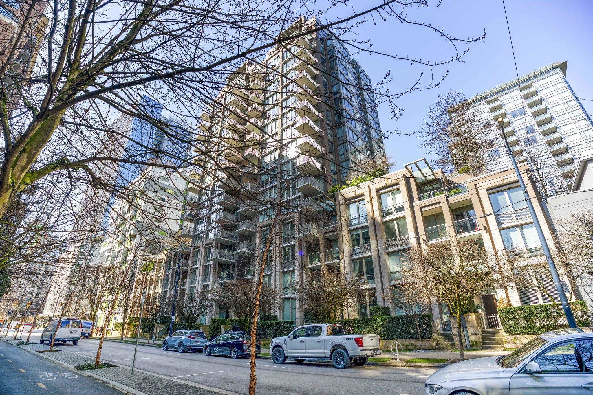 Additional image 3 of 1802-1055 Richards Street, Vancouver, BC, V6B 0C2