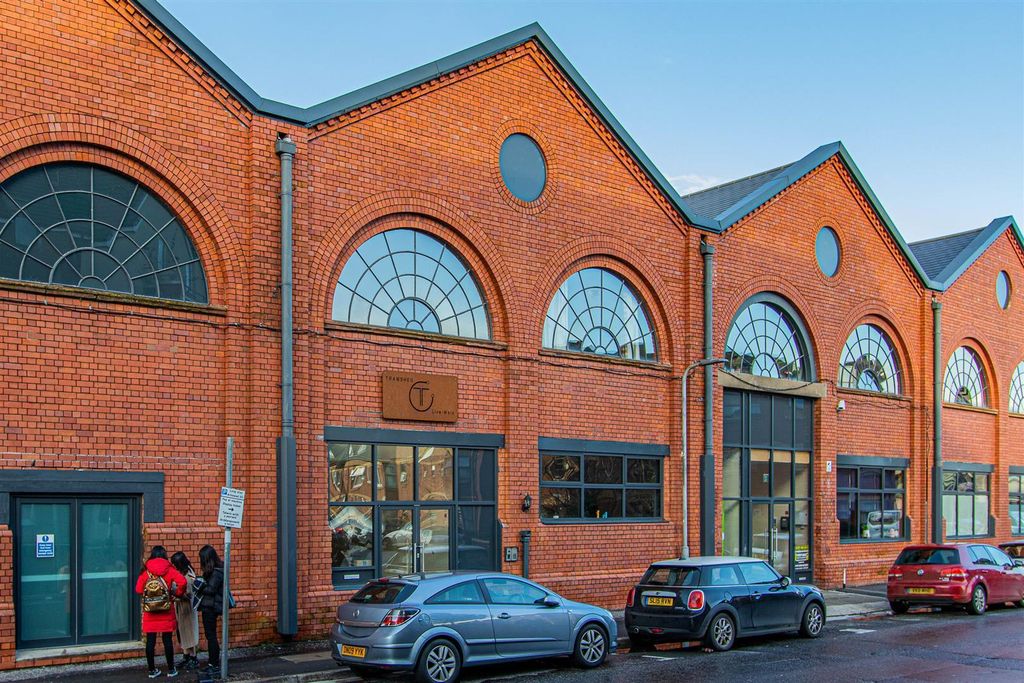 1 bed flat for salePendyris Street, Cardiff CF11