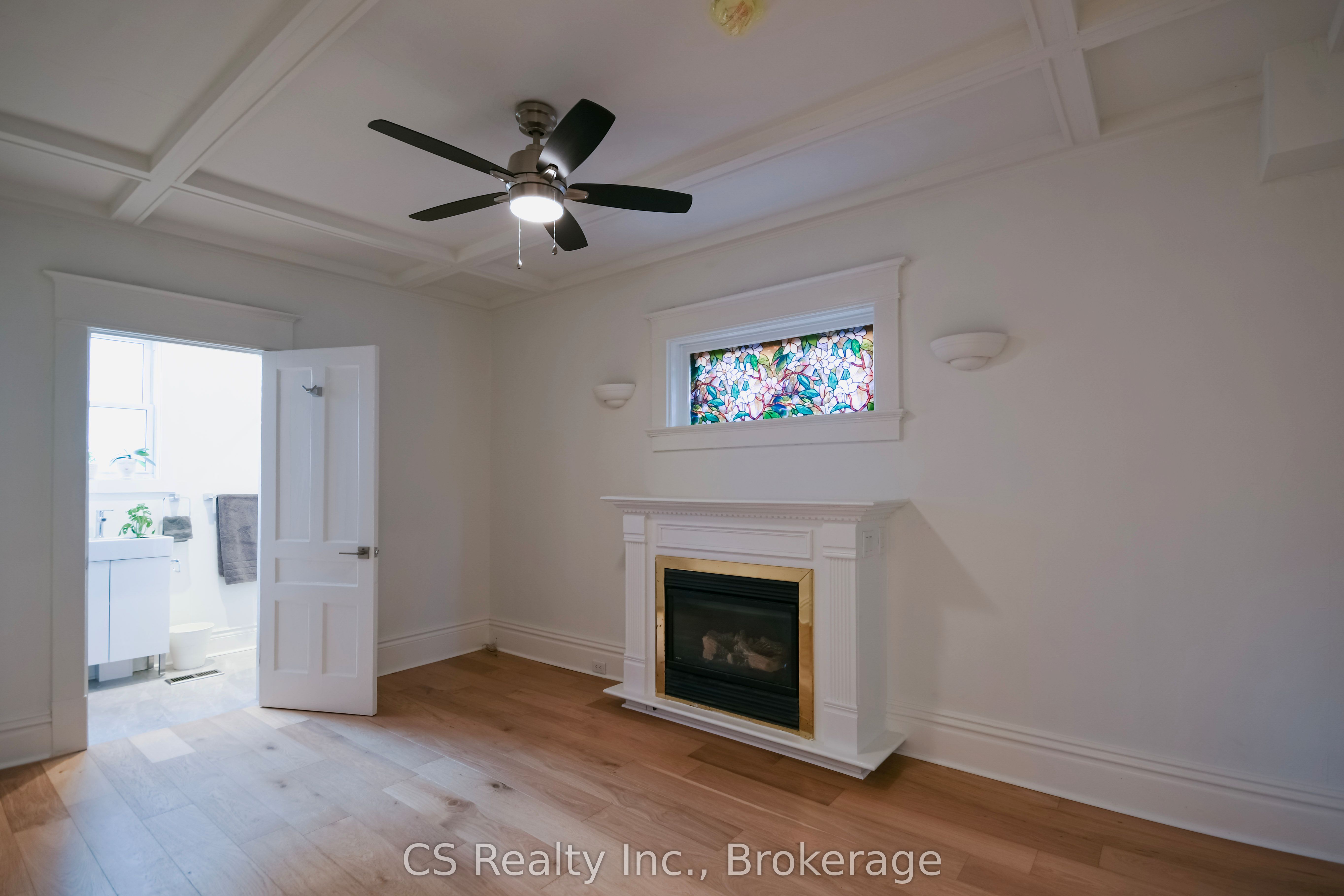 1-2133 Gerrard Street E, Toronto, ON, M4E 2C1 photo 3