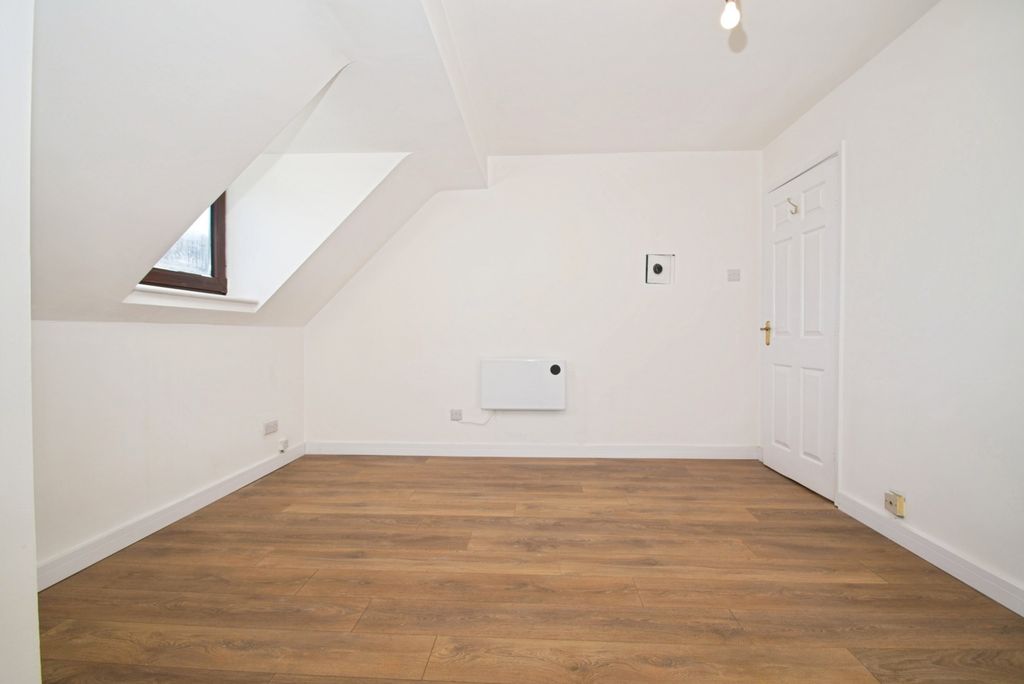 Additional image 11 of 2 bed flat for saleCaernarvon Court, Conway Road, Cardiff CF11