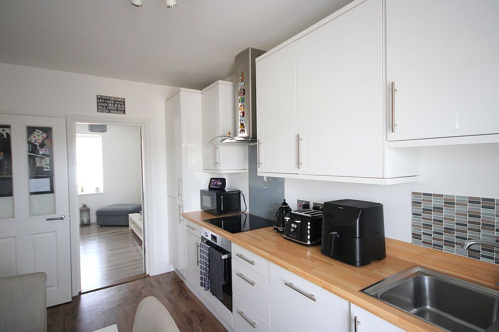 Additional image 8 of 3 bed flat for saleVal Plaisant, St Helier JE2