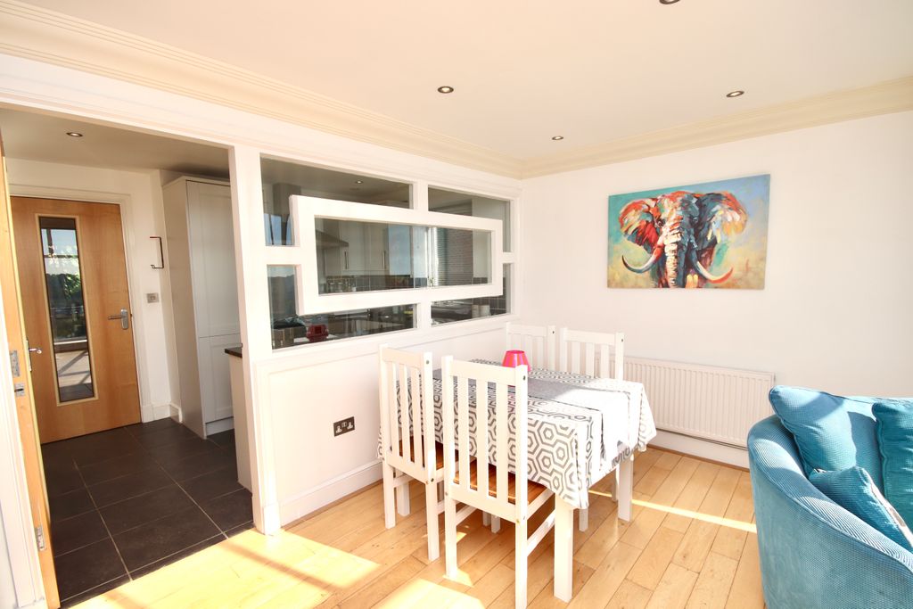 2 bed flat for saleGreestone Mount, Lincoln LN2 photo 4