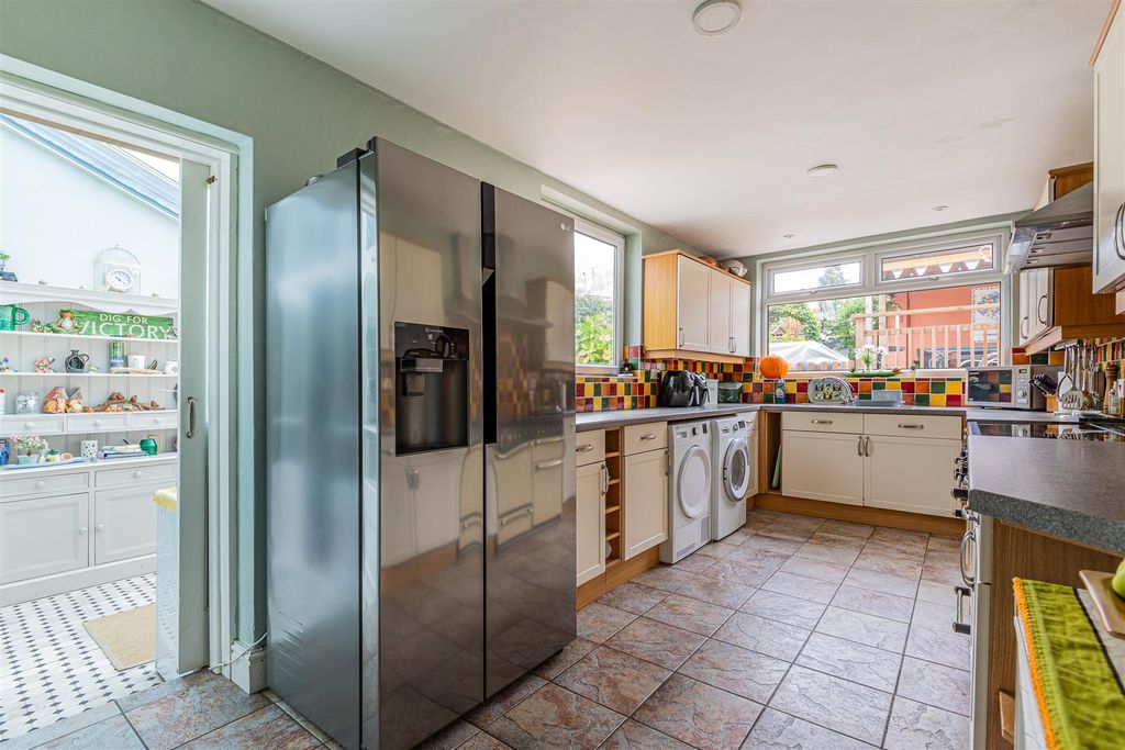 Additional image 7 of 4 bed property for saleLlwyn -Y- Grant Road, Penylan, Cardiff CF23
