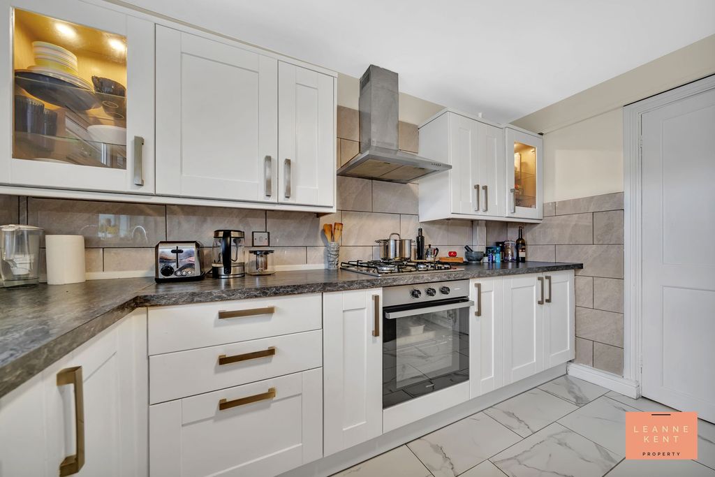 Additional image 13 of 3 bed flat for saleOak House, Hollybush Estate, Cardiff CF14
