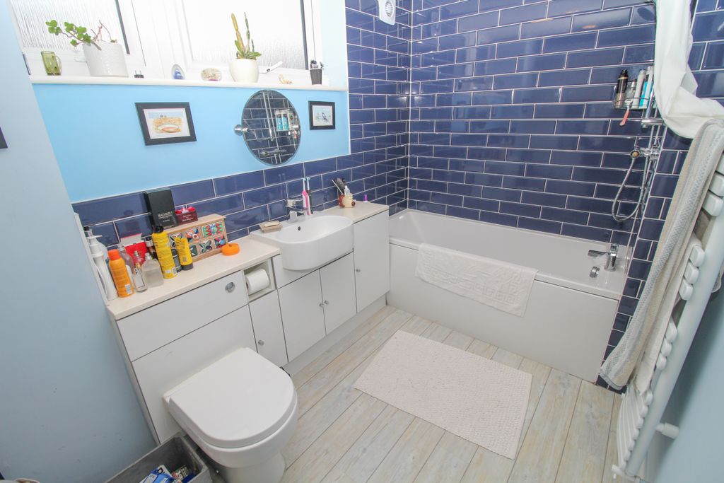 Additional image 3 of 2 bed flat for saleJuniper Square, Havant PO9