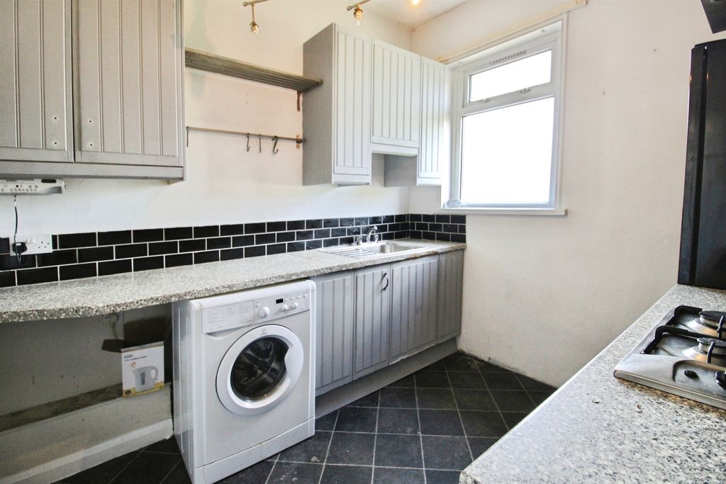 Additional image 5 of 2 bed flat for saleGrand Avenue, Cardiff CF5