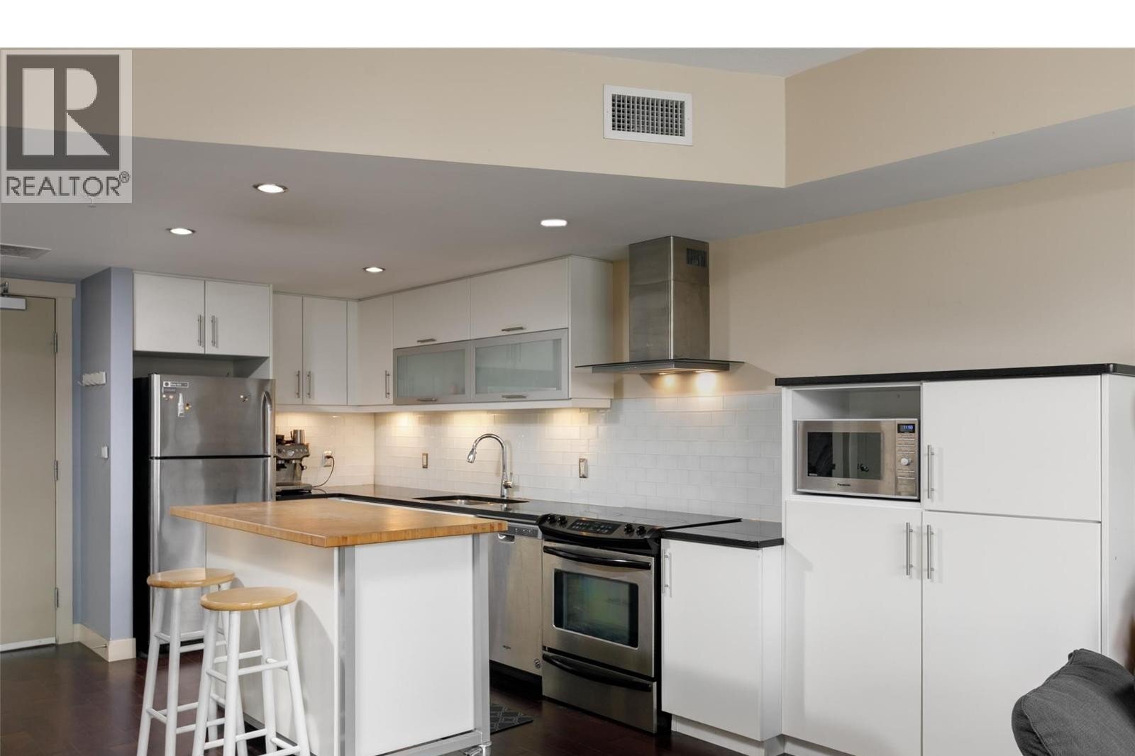 Additional image 8 of 203-700 Martin Avenue, Kelowna, BC, V1Y6V3