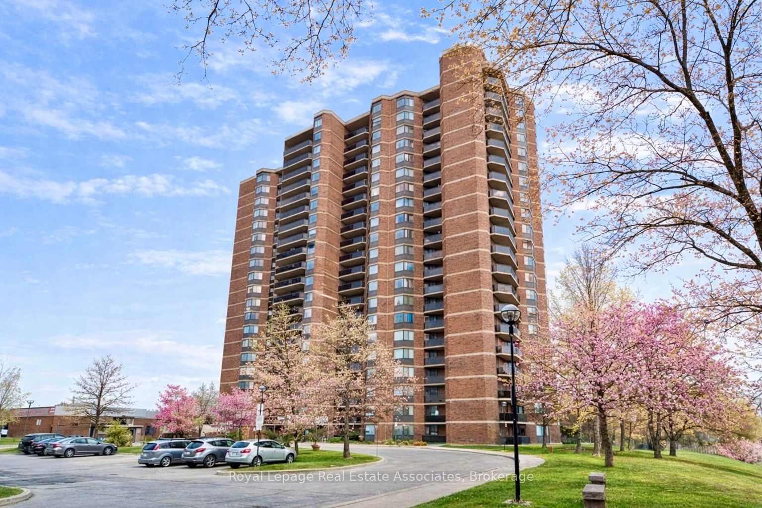 1907-234 Albion Road, Toronto, ON, M9W 6A5