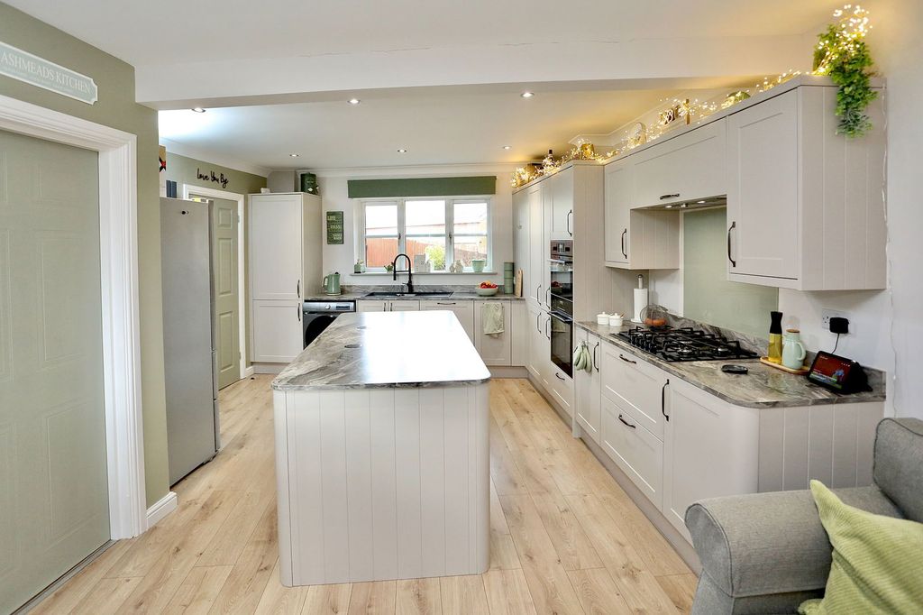 Additional image 8 of 4 bed town house for sale94 Lakeside Way, Nantyglo, Ebbw Vale NP23