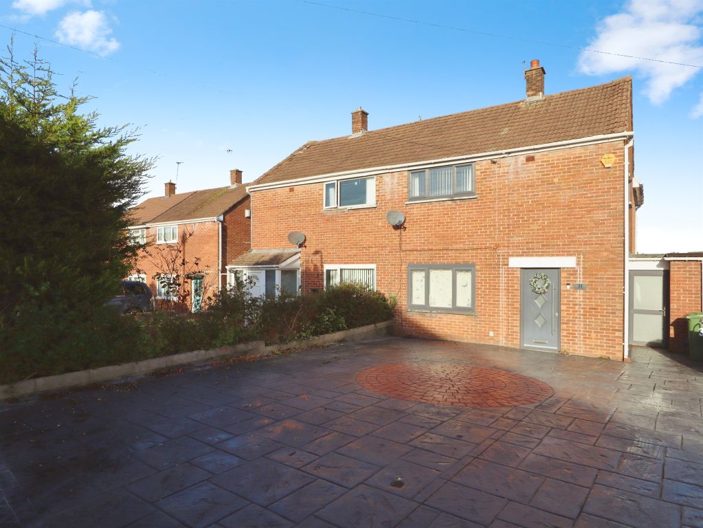 3 bed semi-detached house for saleInstow Place, Llanrumney, Cardiff CF3
