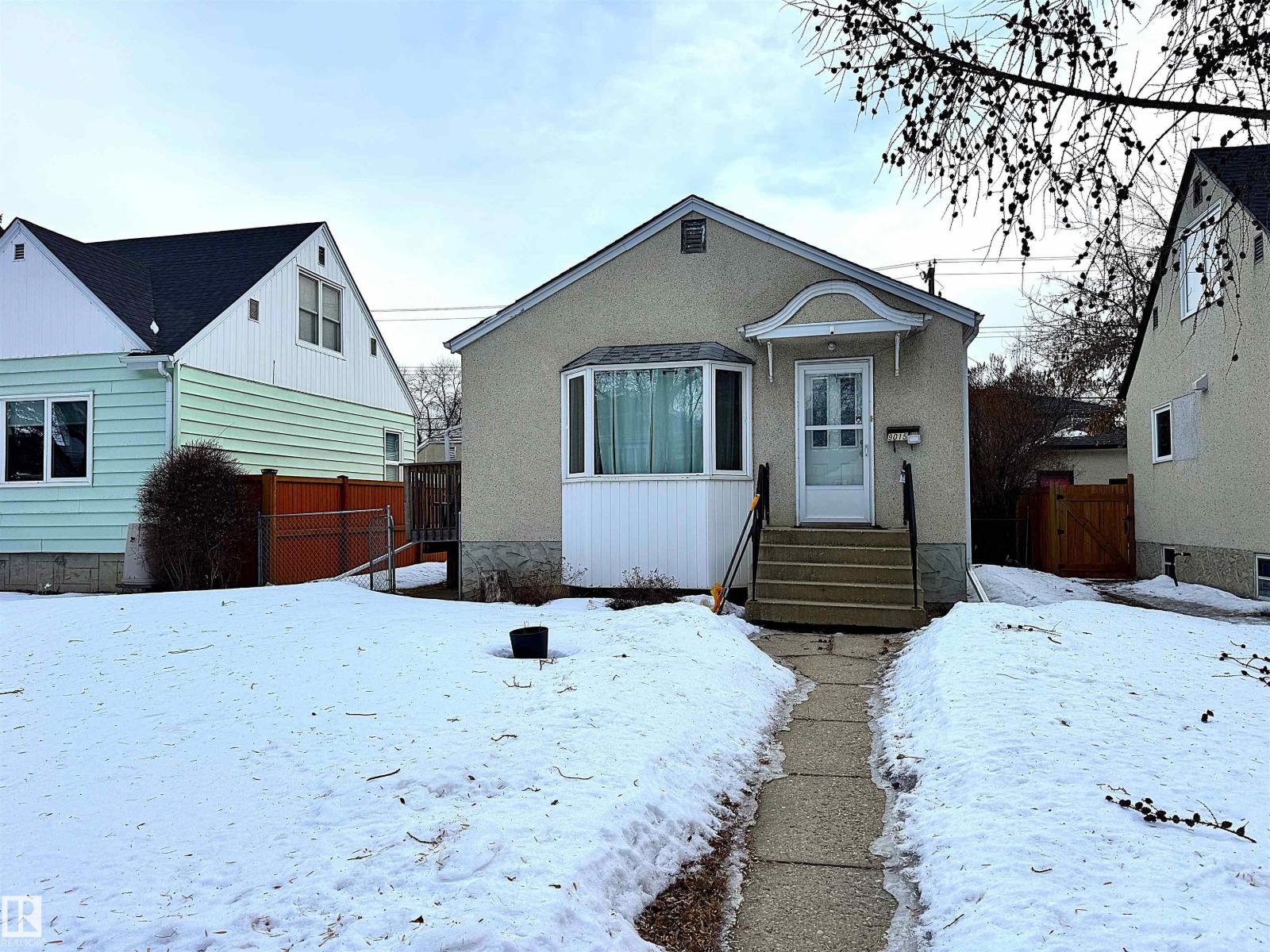 9015 91 Street NW, Edmonton, AB, T6C3N6
