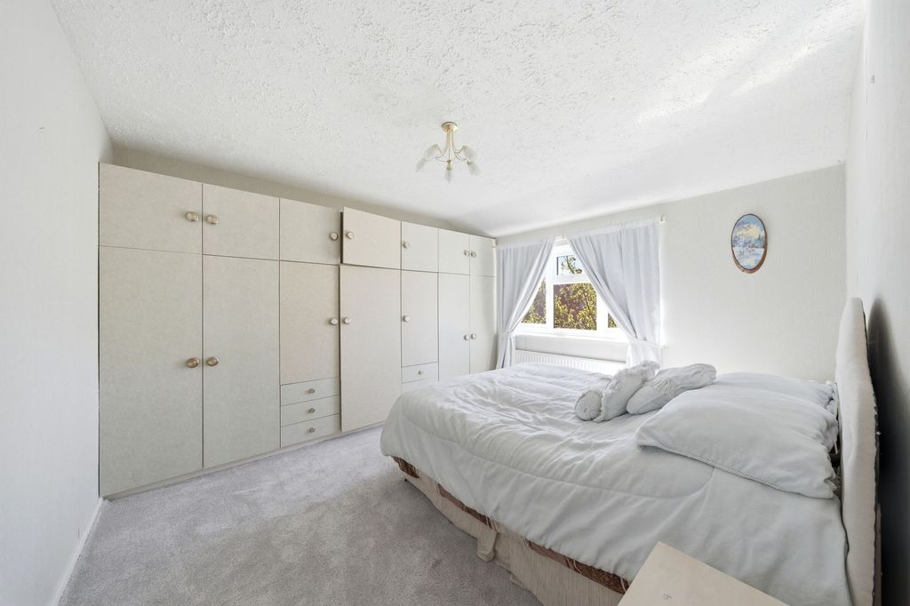 Additional image 11 of 5 bed semi-detached house for saleLong Reach Road, Cambridge CB4