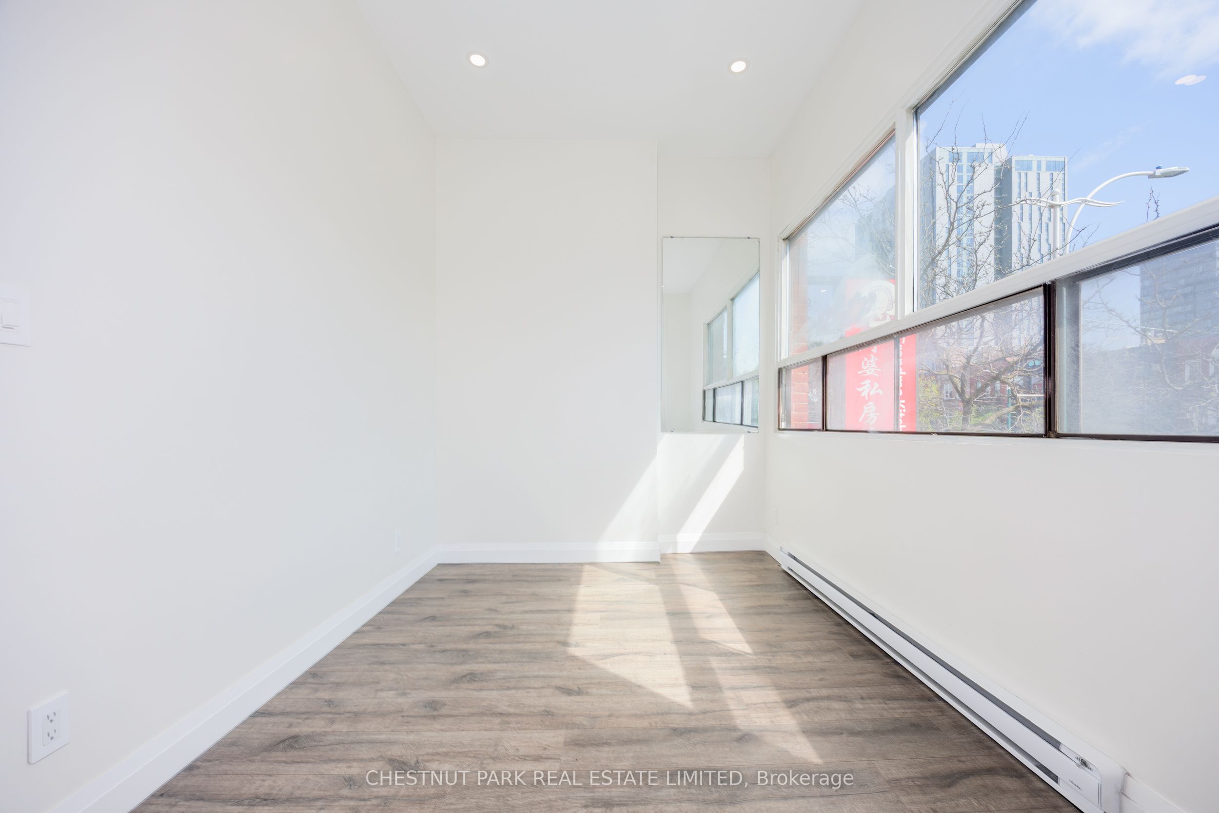 Additional image 3 of 2-414 1/2 Spadina Avenue, Toronto, ON, M5T 2G7