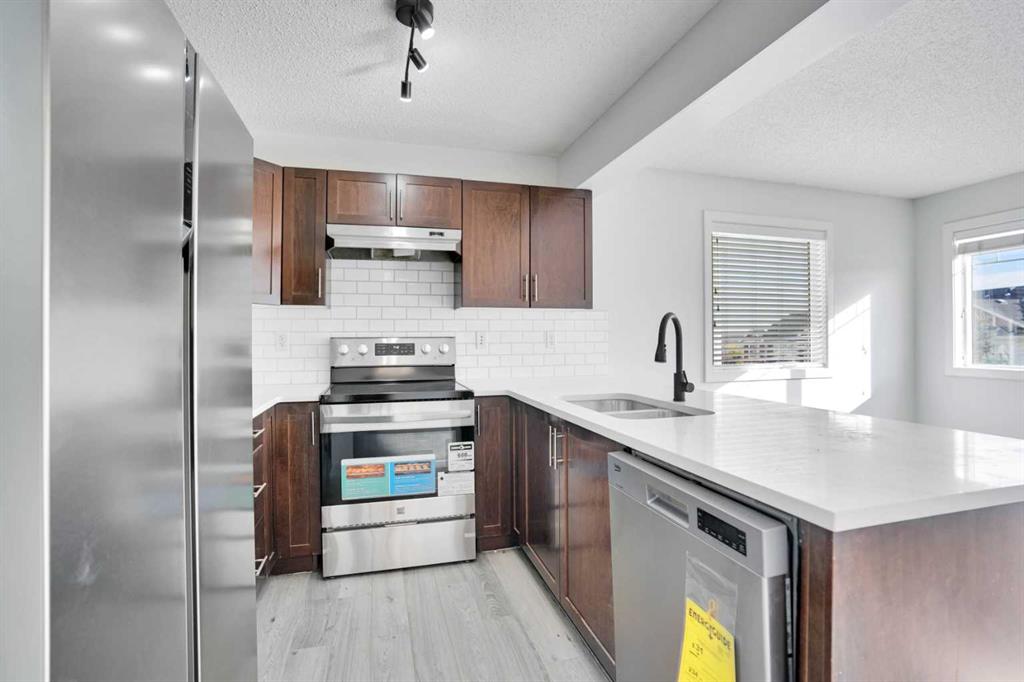 Additional image 4 of 137 Pantego Lane NW, Calgary, AB, T3K 0T1