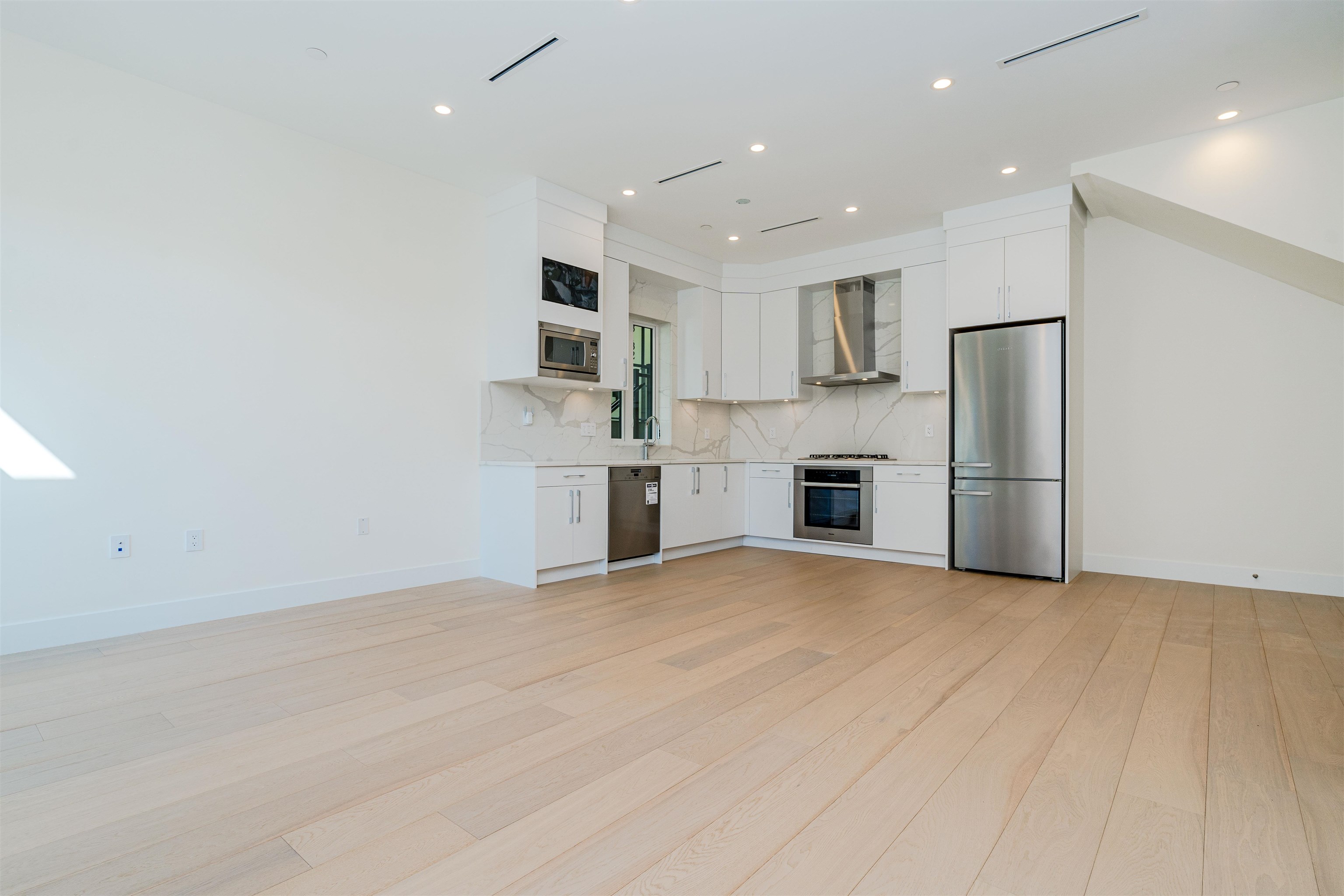 Additional image 3 of 8192 Cartier Street, Vancouver, BC, V6P 4T5
