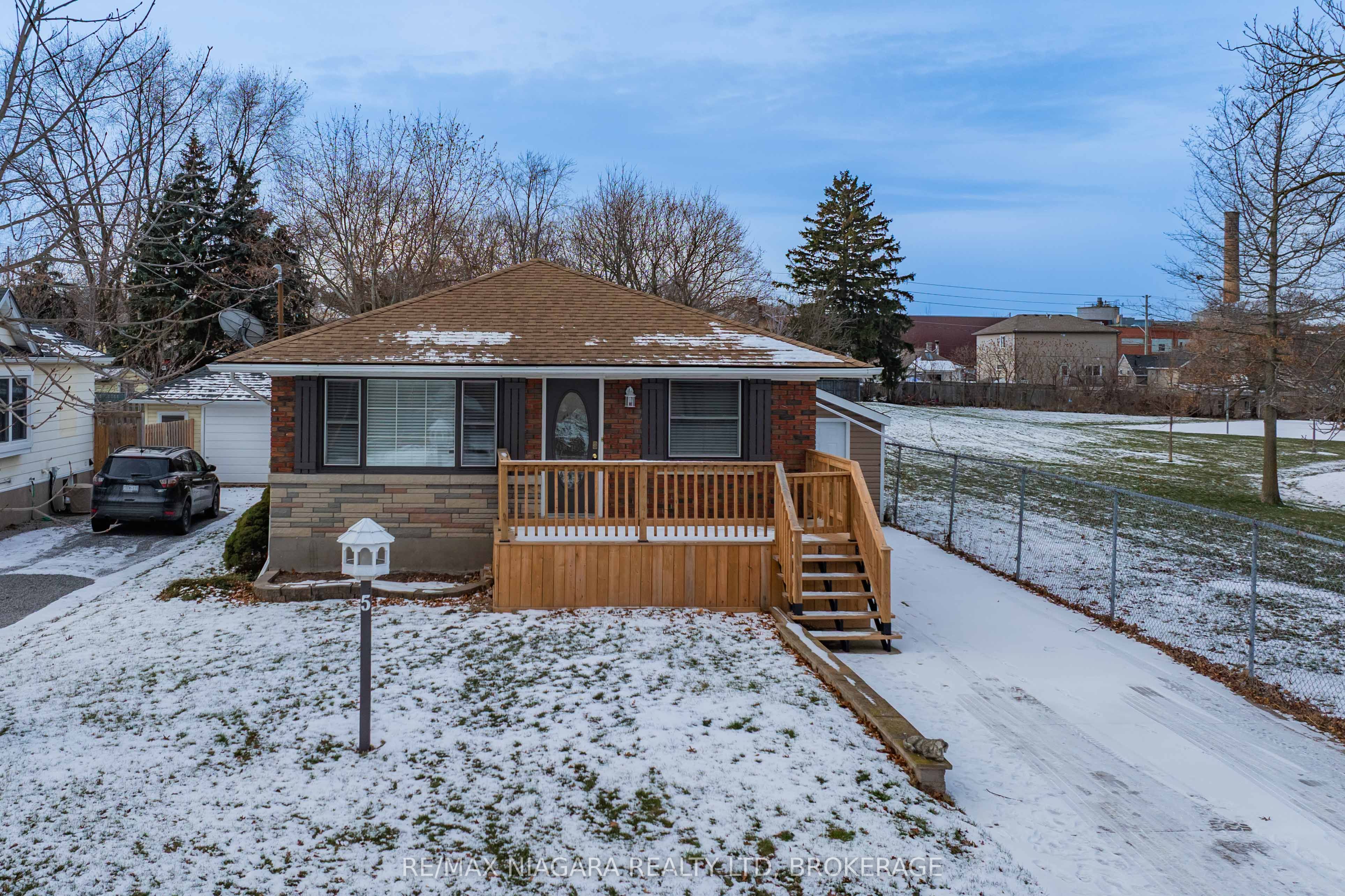 5 St Peter Street, St. Catharines, ON, L2T 1N7