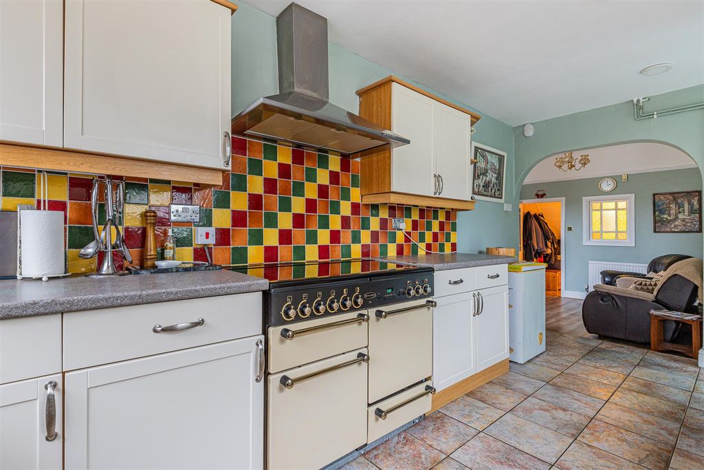Additional image 10 of 4 bed property for saleLlwyn -Y- Grant Road, Penylan, Cardiff CF23