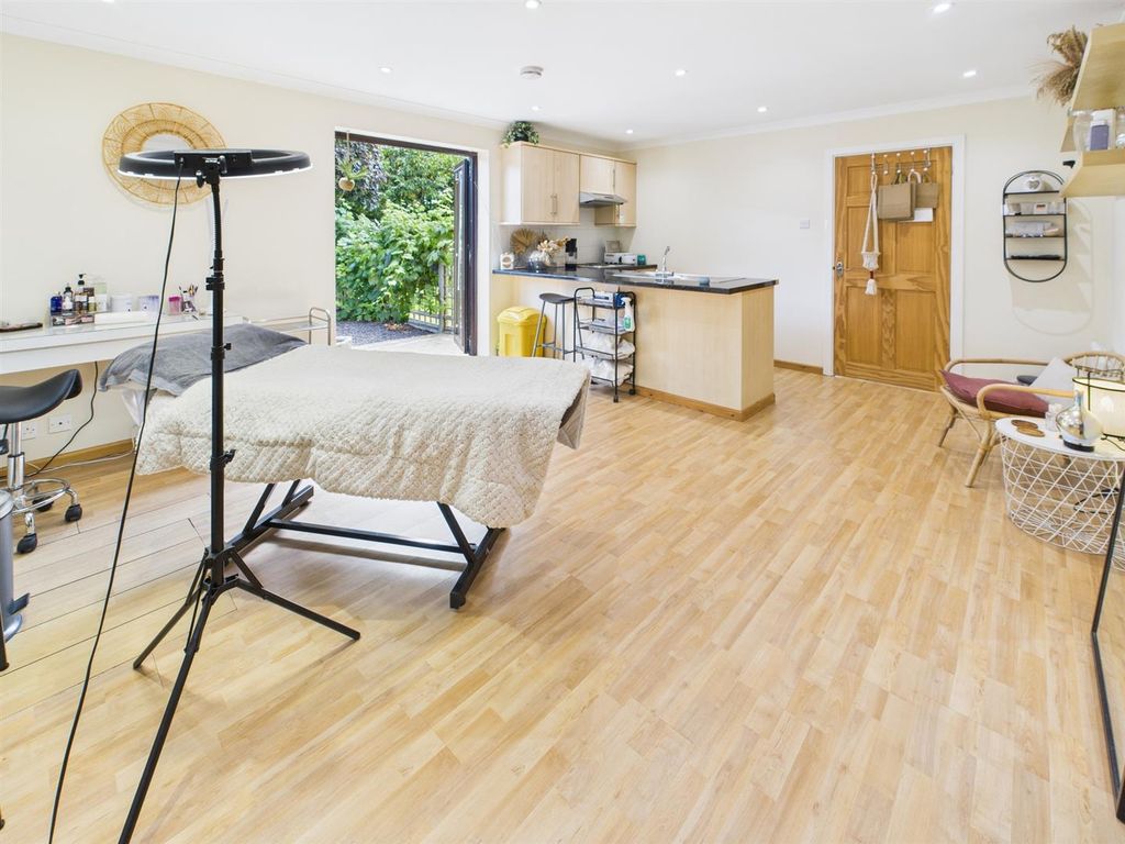 Additional image 17 of 5 bed detached bungalow for saleChepstow Road, Caldicot NP26