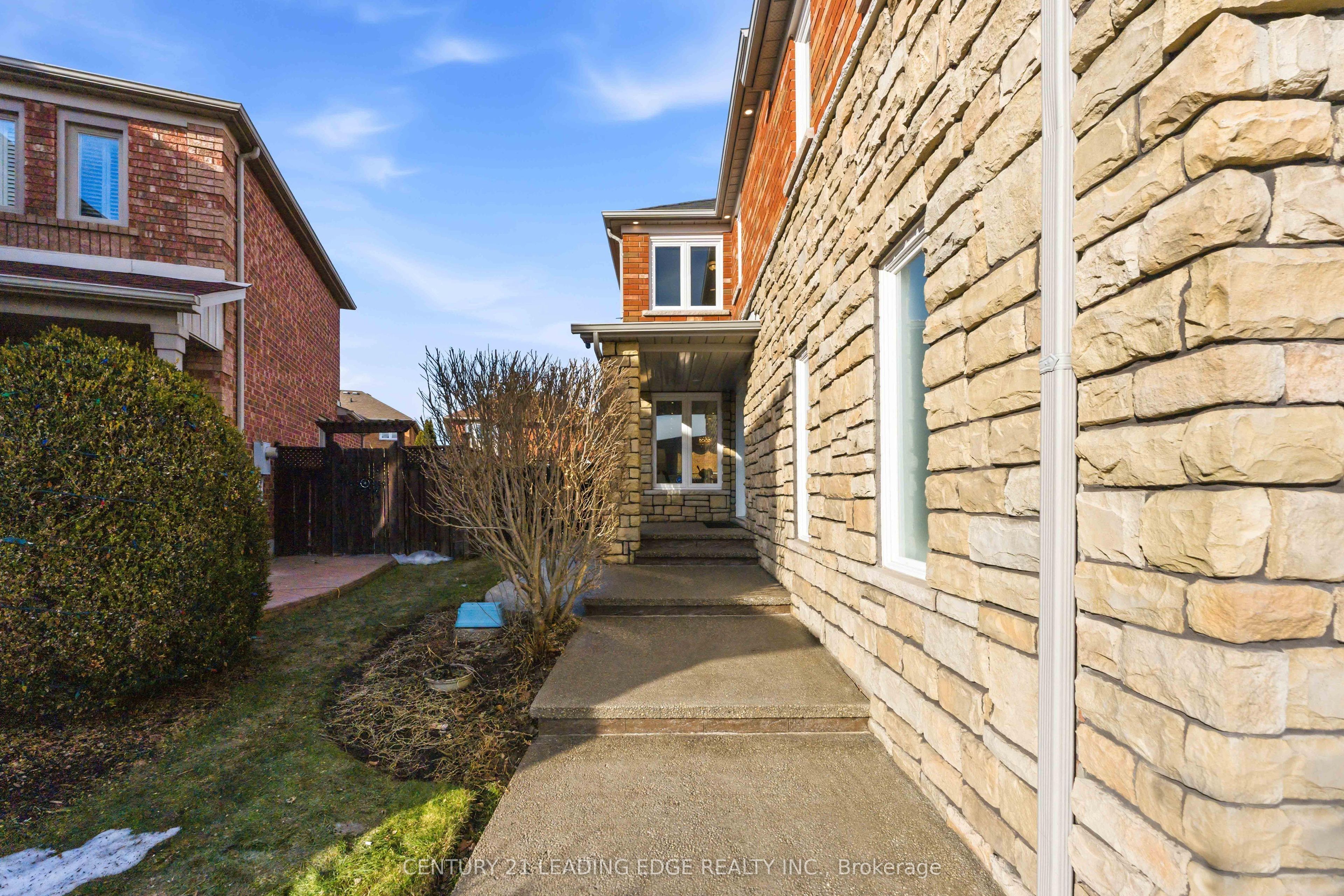 Additional image 2 of 3295 Coralbean Place, Mississauga, ON, L5N 6X8
