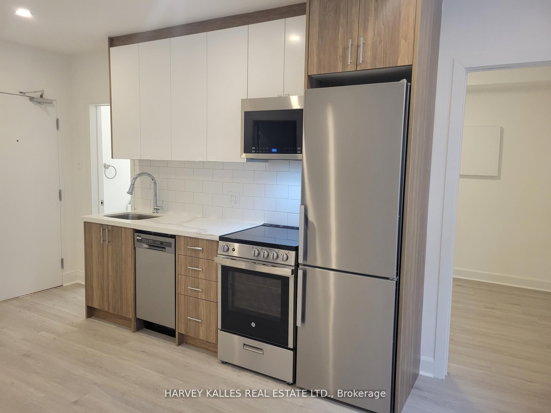2-1980 Eglinton Avenue W, Toronto, ON, M6E 2J9