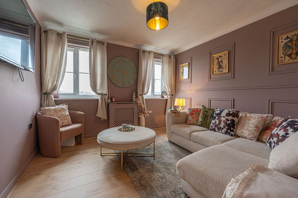 2 bed flat for saleCwrt Boston, Cardiff CF24