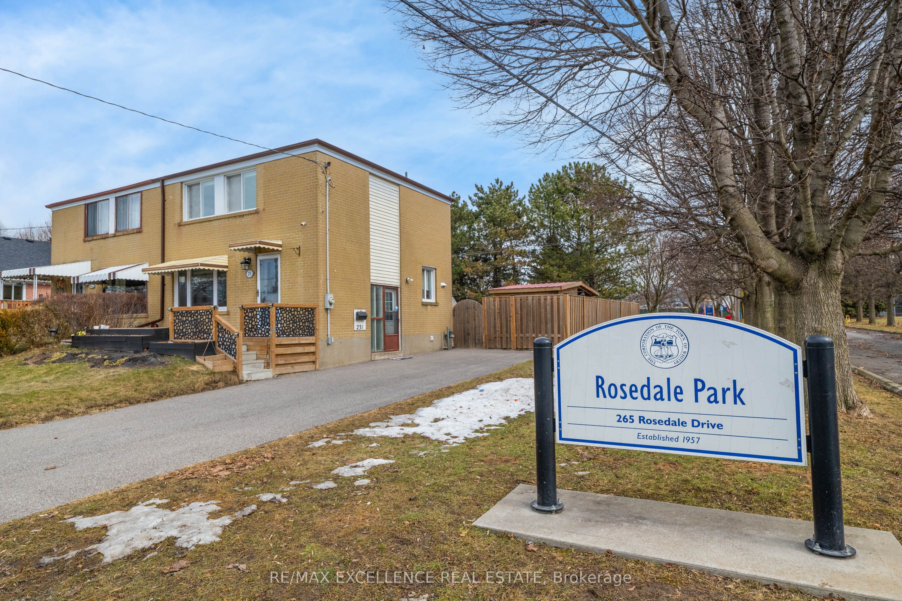 231 Rosedale Drive, Whitby, ON, L1N 1Z2