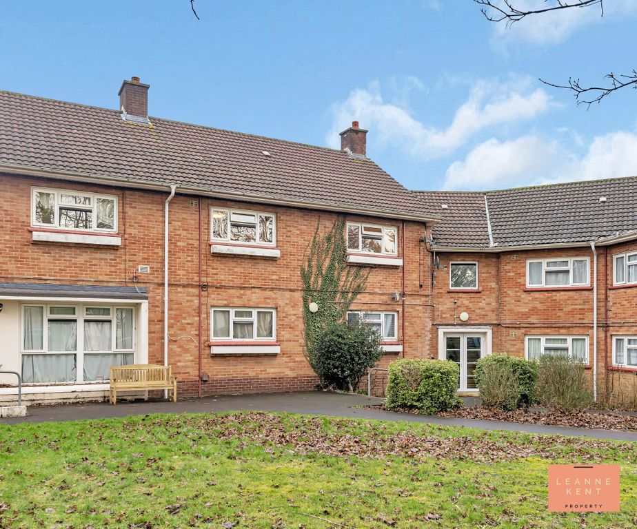 3 bed flat for saleOak House, Hollybush Estate, Cardiff CF14