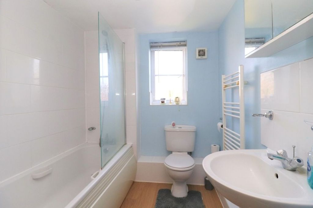 Additional image 7 of 2 bed flat for saleFallow Crescent, Hedge End SO30