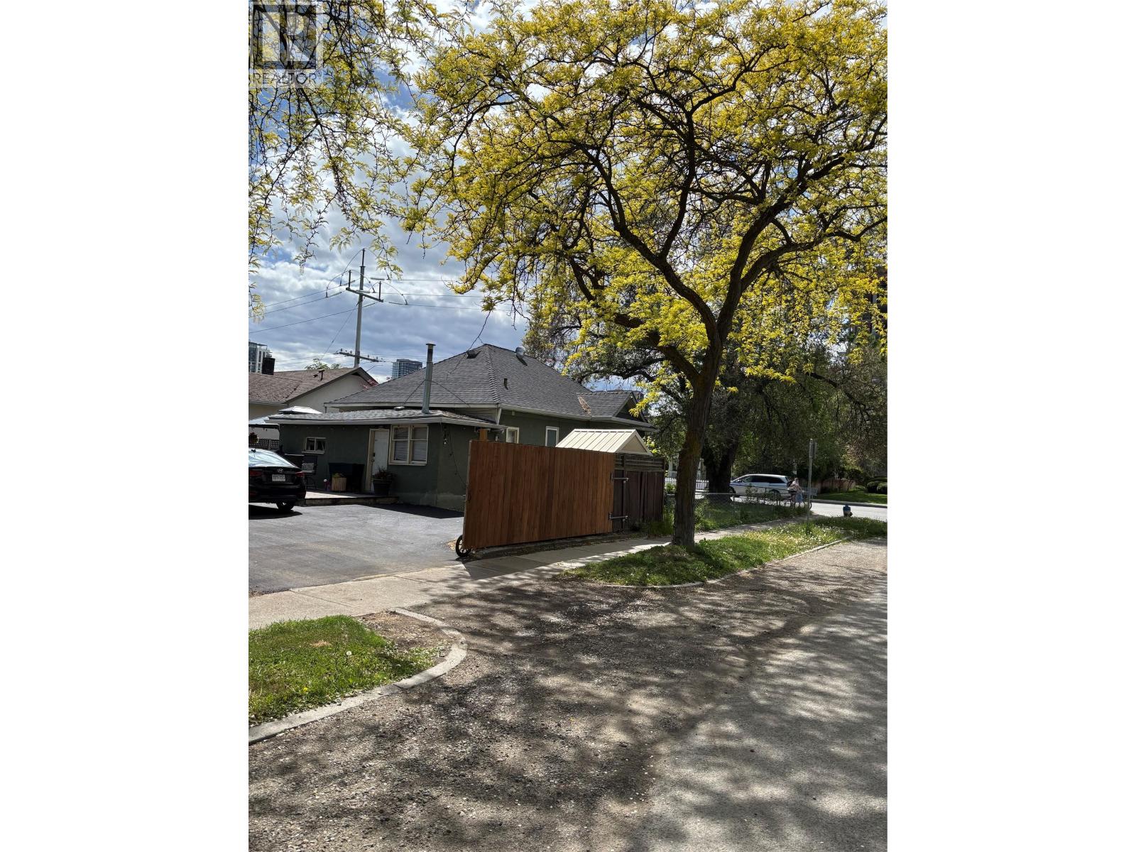 Additional image 2 of 1333 Richter Street, Kelowna, BC, V1Y2L5