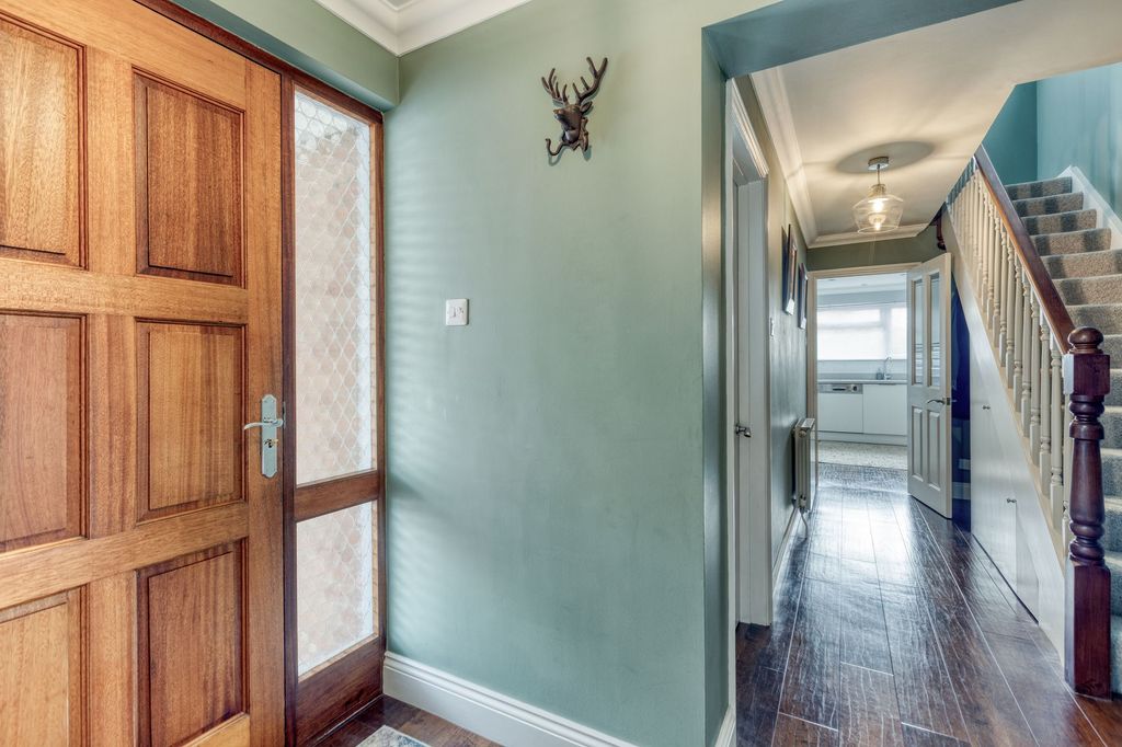 4 bed detached house for saleNumero Neuf, St Clement JE2 photo 5