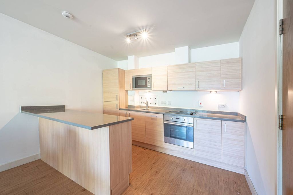 Additional image 4 of 2 bed flat for saleHeritage Avenue, Colindale, London NW9
