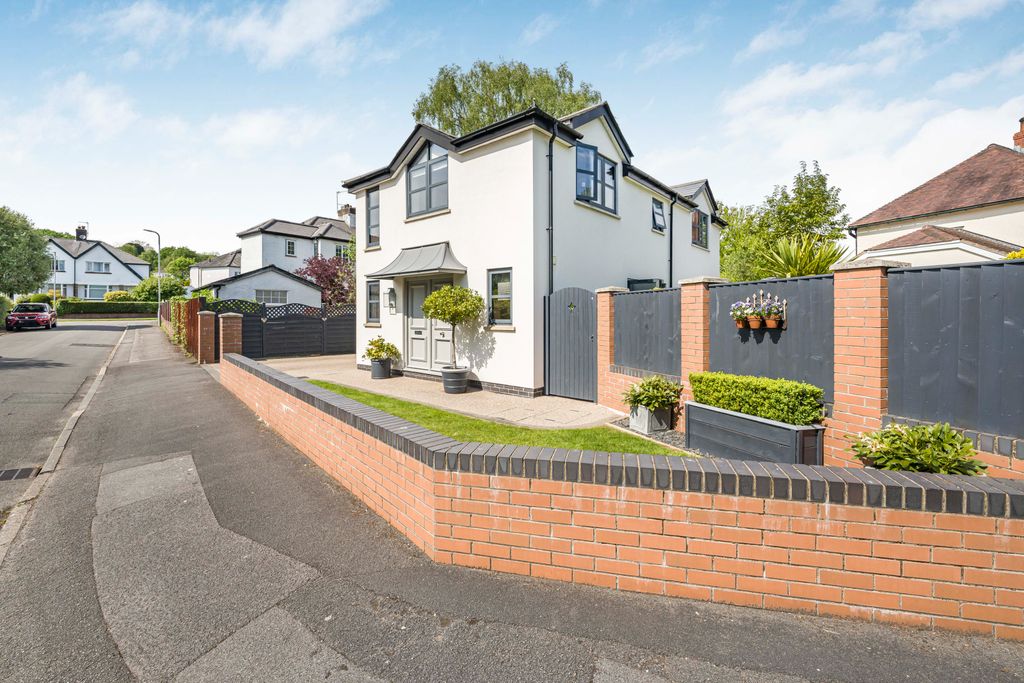 3 bed detached house for saleCoed Ceirios, Rhiwbina, Cardiff CF14