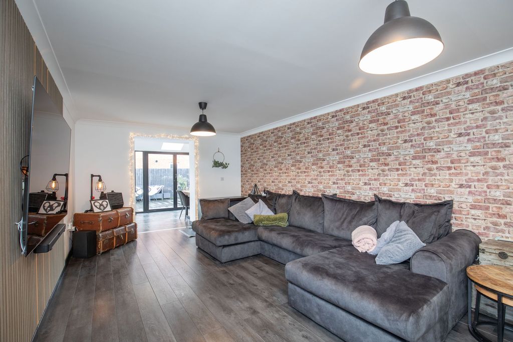 Additional image 5 of 5 bed detached house for saleFoil Close, Rogerstone, Newport NP10