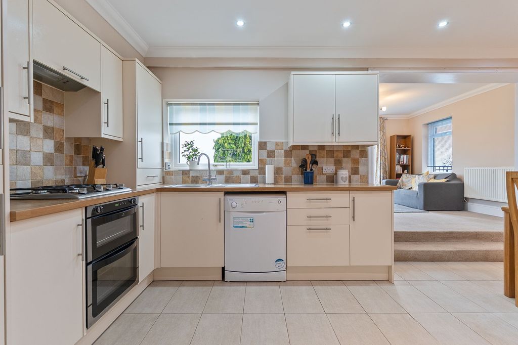 Additional image 5 of 4 bed semi-detached house for saleBeechwood Crescent, Newport NP19