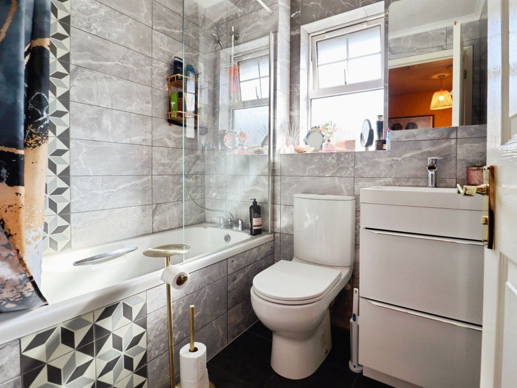 Additional image 17 of 3 bed semi-detached house for saleDe Havilland Road, Cardiff CF24