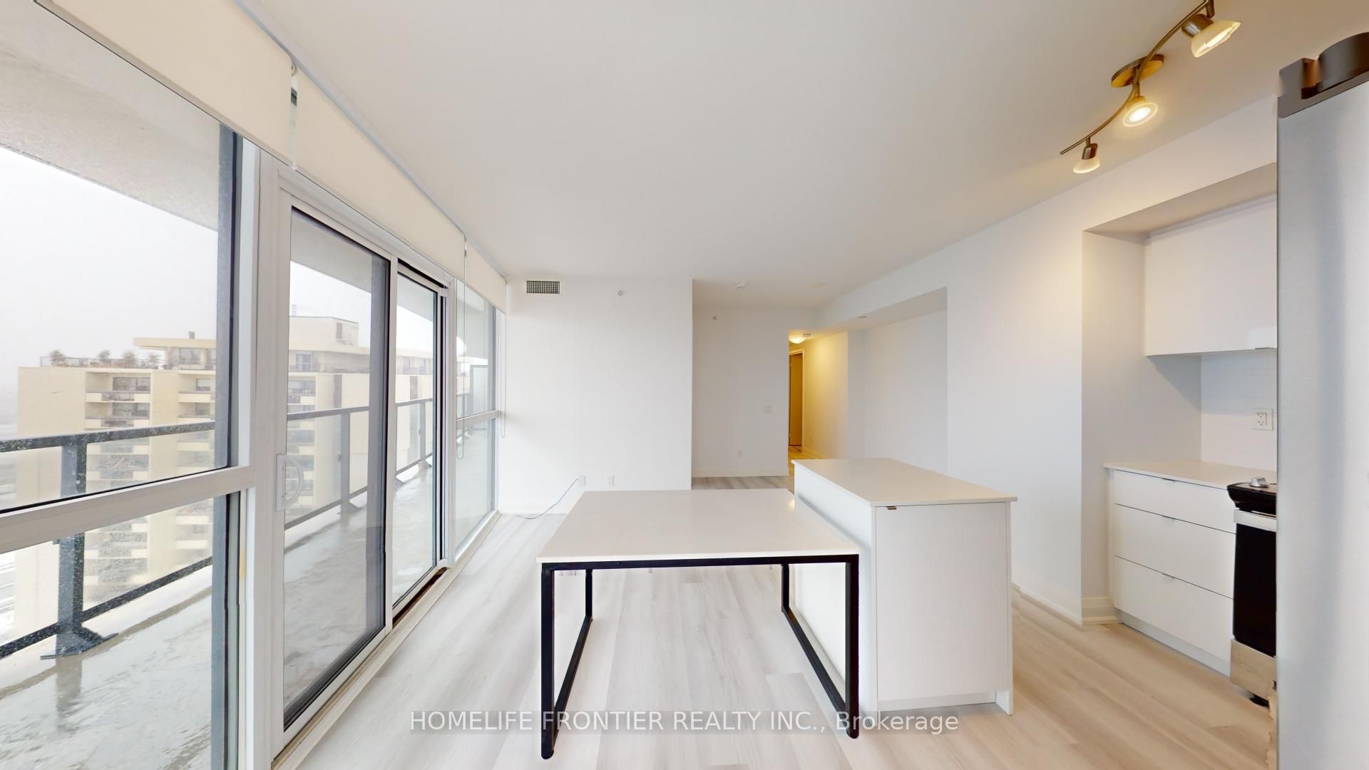 2004-1461 Lawrence Avenue W, Toronto, ON, M6L 0A6