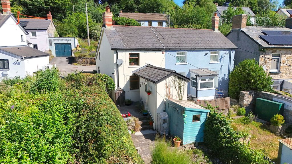 2 bed semi-detached house for sale2 Woodland Cottages, Maes Y Gwartha Road, Gilwern, Abergavenny NP7