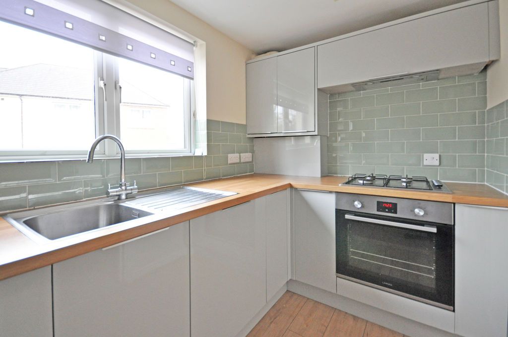 Additional image 3 of 2 bed flat for saleRefurbished Flat, Golden Mile View, Newport NP20