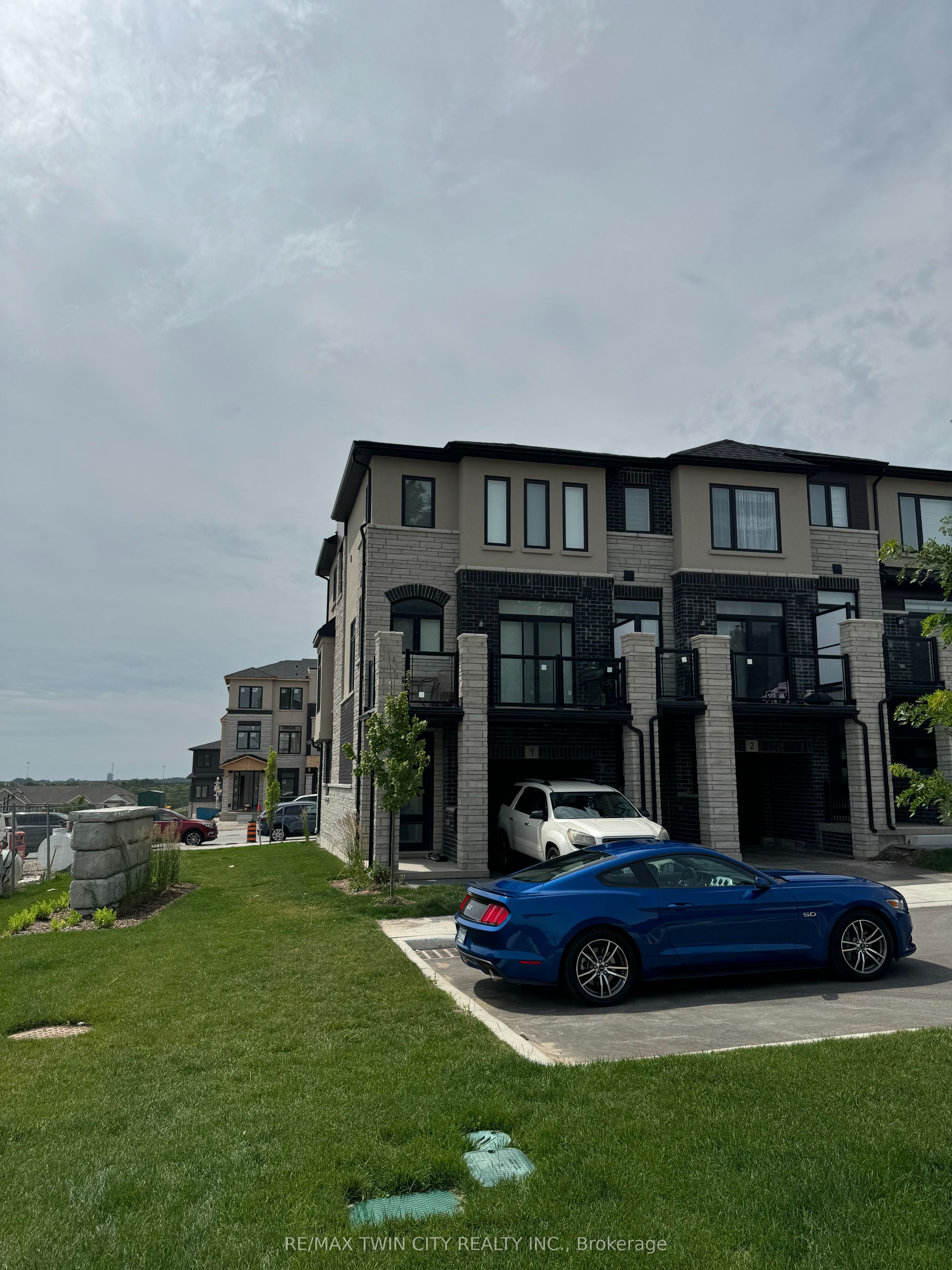 Additional image 3 of 1-290 Equestrian Way, Cambridge, ON, N3E 0E7