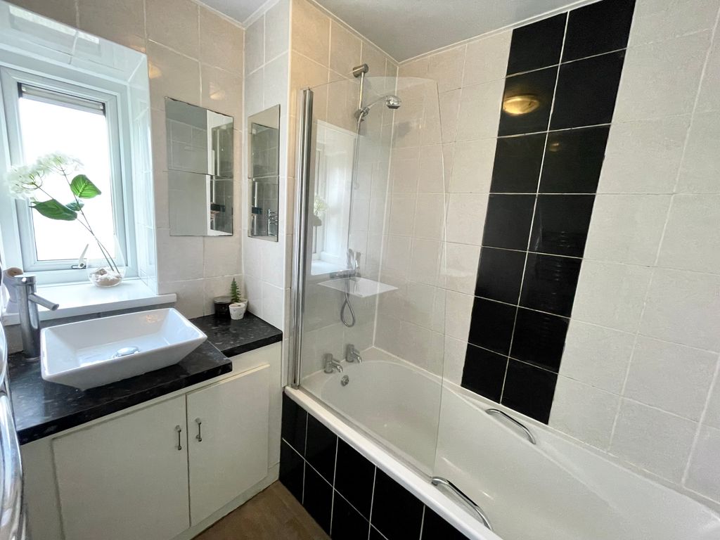 Additional image 8 of 2 bed flat for saleWestbourne Road, Cardiff CF14