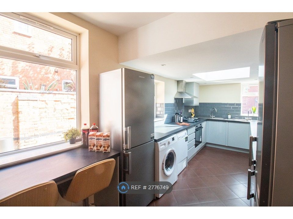 7 bed shared accommodation to rentVictoria Park Road, Leicester LE2 photo 2