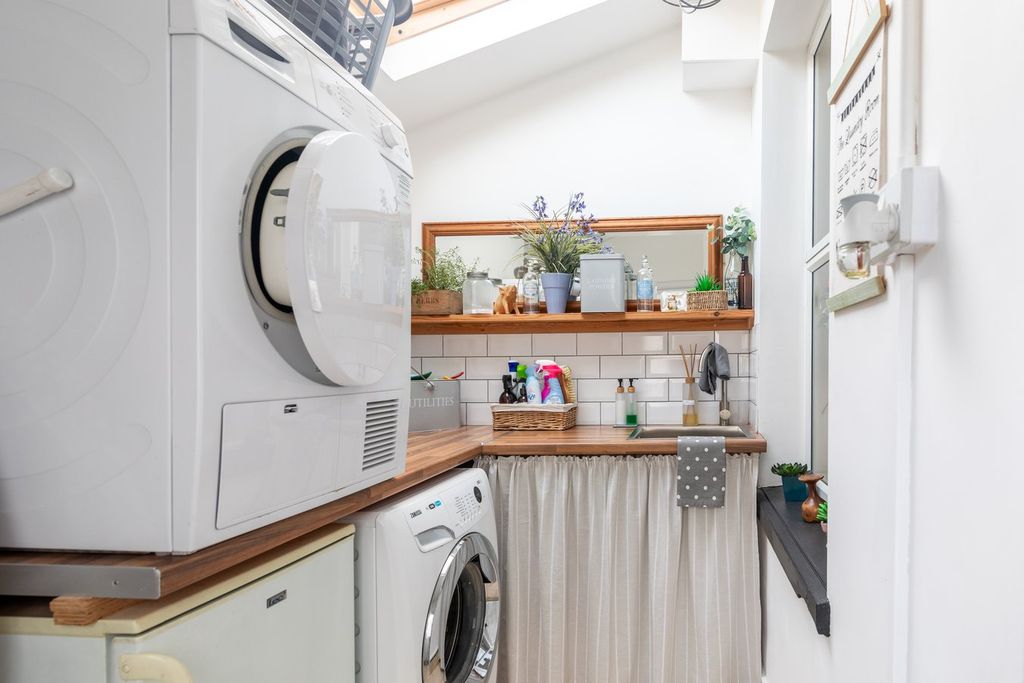 Additional image 12 of 2 bed property for sale13 Pierson Road, St Helier JE2