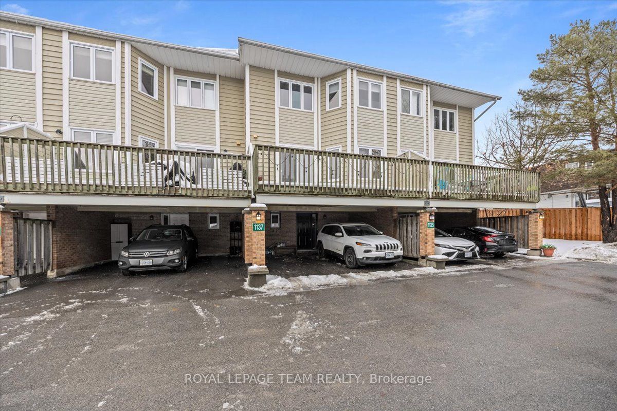 1137 Chimney Hill Way, Ottawa, ON, K1J 8Z7