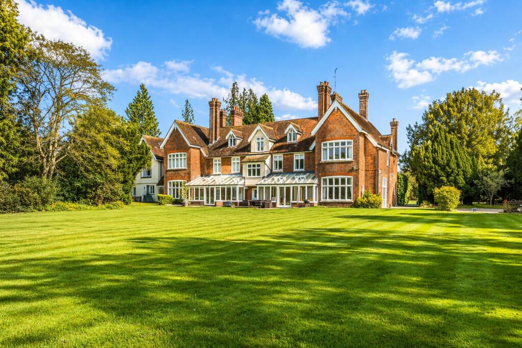Astwick Manor, Coopers Green Lane, Hatfield, Hertfordshire, AL10
