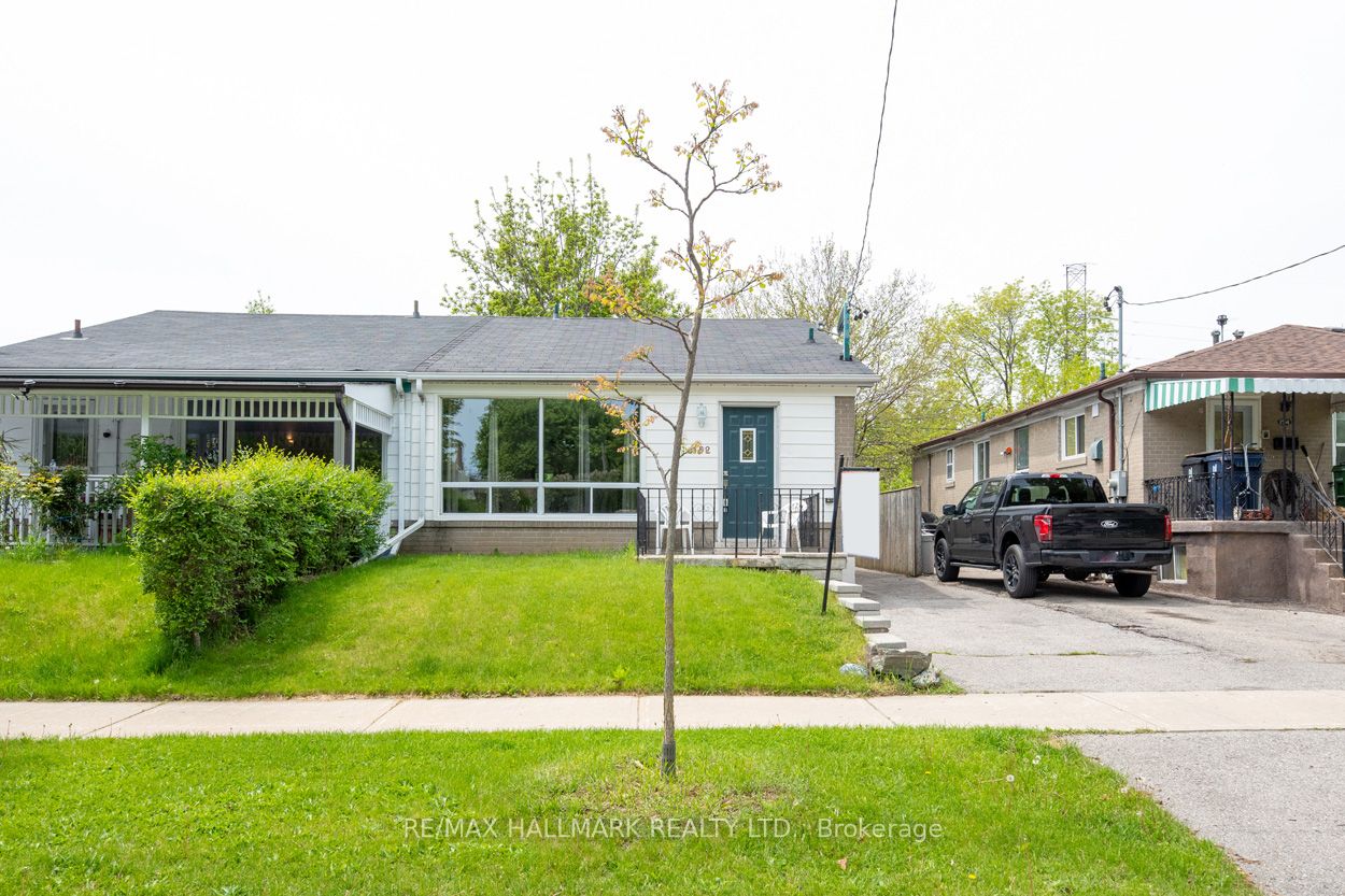 152 Santamonica Boulevard, Toronto, ON, M1L 4H6