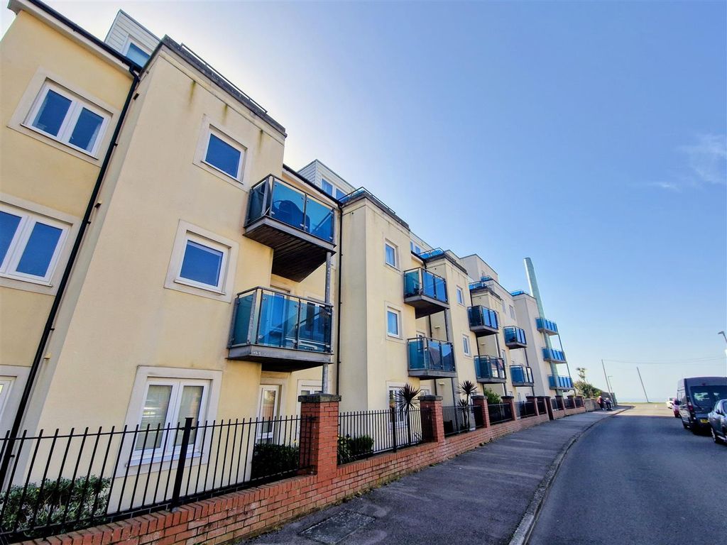 2 bed flat for salePicton Avenue, Porthcawl CF36