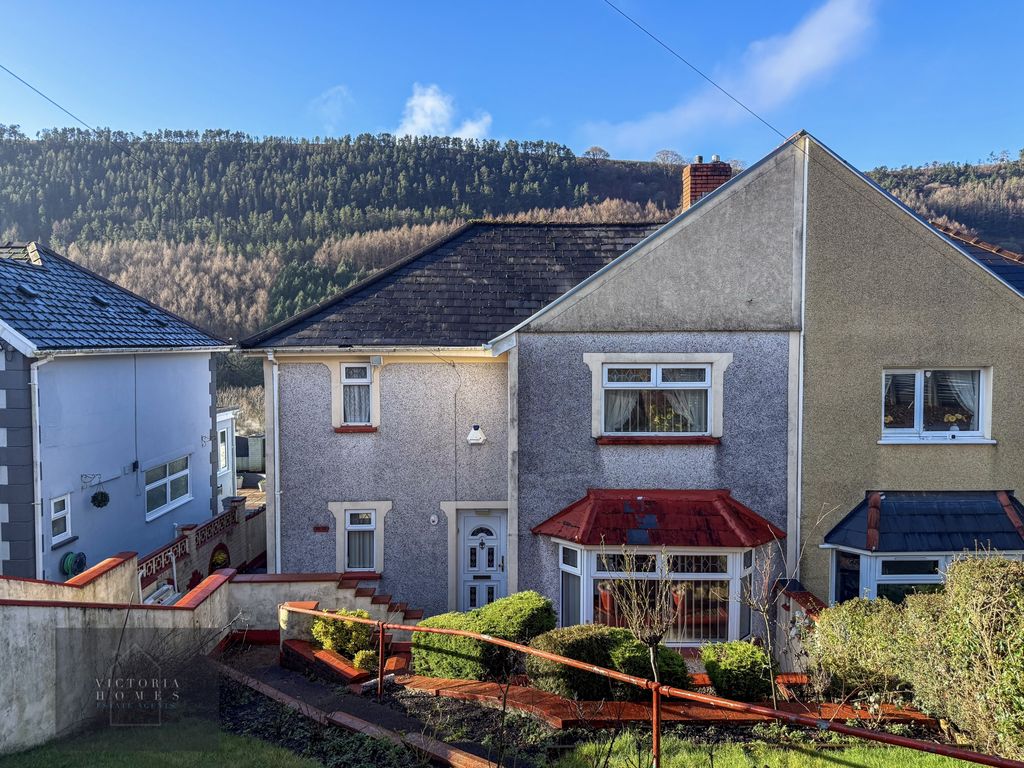 3 bed semi-detached house for saleRoseheyworth Road, Abertillery NP13