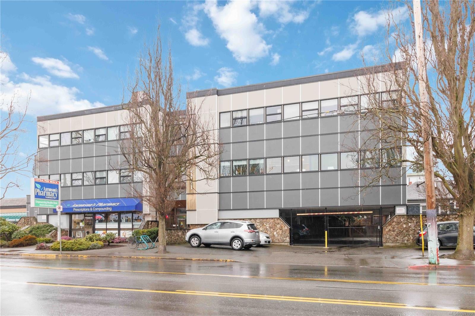 303-1711 Cook Street, Victoria, BC, V8T 3P2